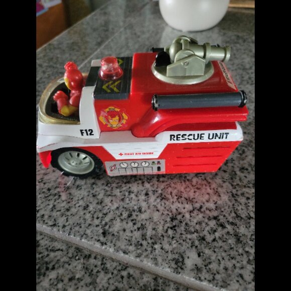 Marvel superhero squad. Iron man, fire truck - Picture 3 of 5